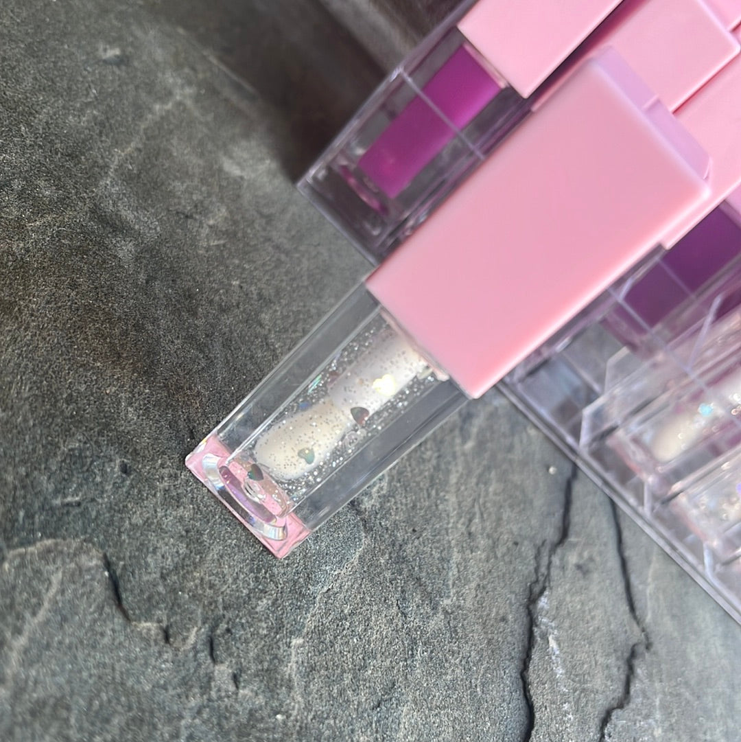 Victoria’s Secret.! Color changing lipgloss 