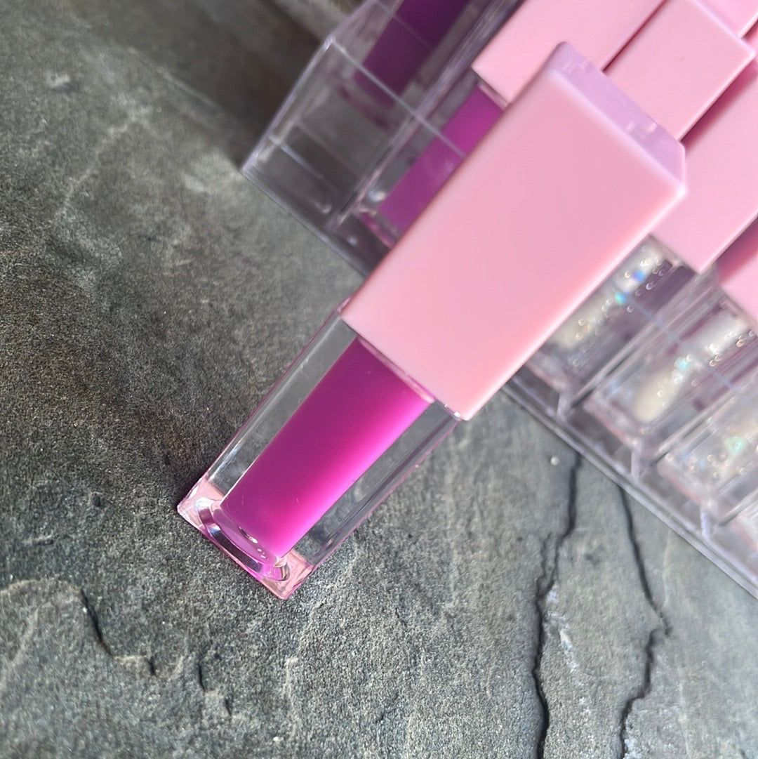 Victoria’s Secret.! Color changing lipgloss 